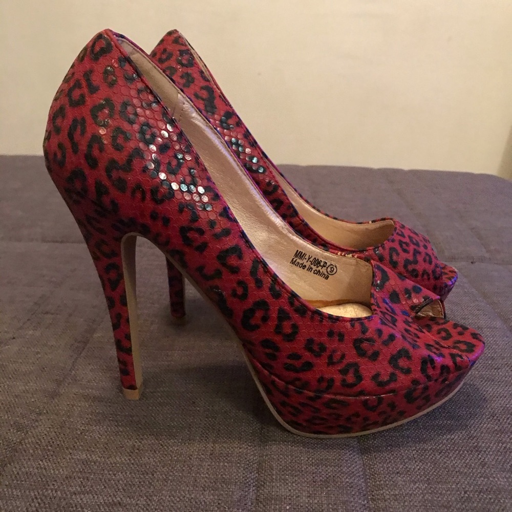 Red and black leopard print high heels sz 9